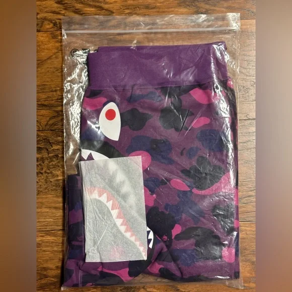 Authentic *NEW* BAPE purple camo shark sweat shorts 🦈